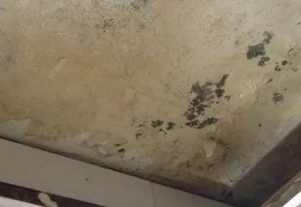郑州二七区阳台漏水维修公司分享下郑州二七区卫生间渗水维修需要注意哪些问题。